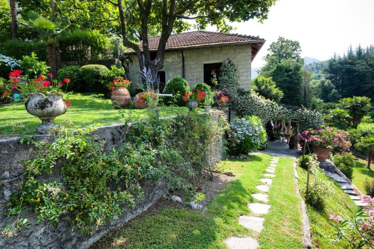 Il Motto Di Tommy Bed & Breakfast Castelveccana Exterior photo